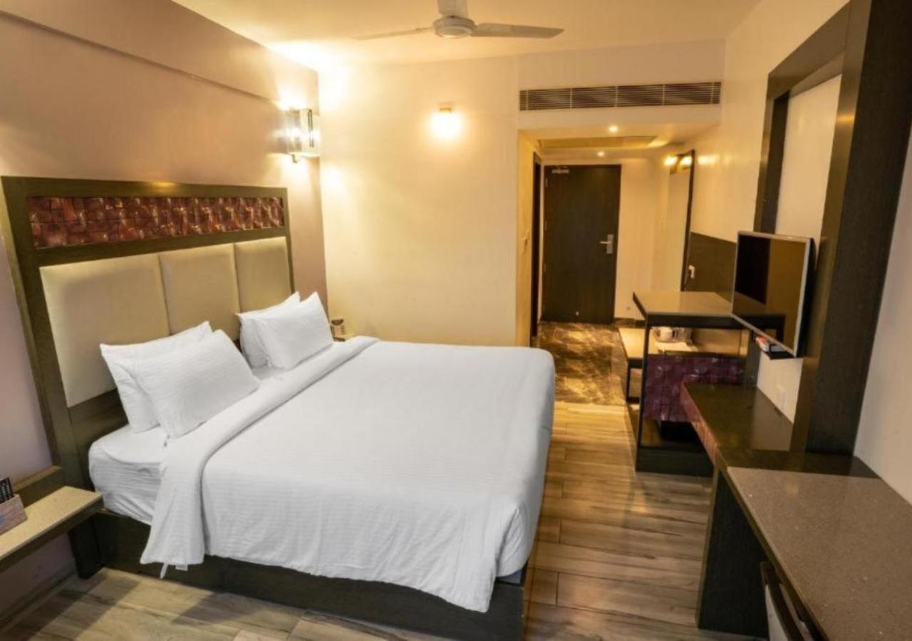 Hotel Visakka Palani Exterior foto