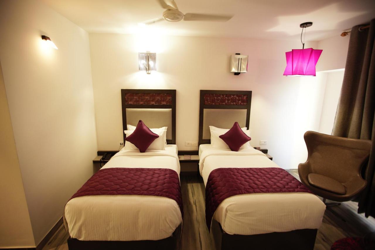 Hotel Visakka Palani Exterior foto